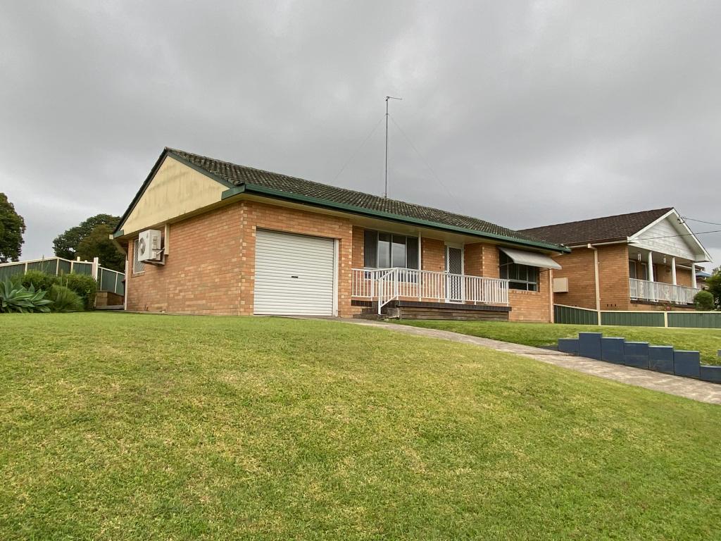 73 EDINBURGH DR, TAREE, NSW 2430