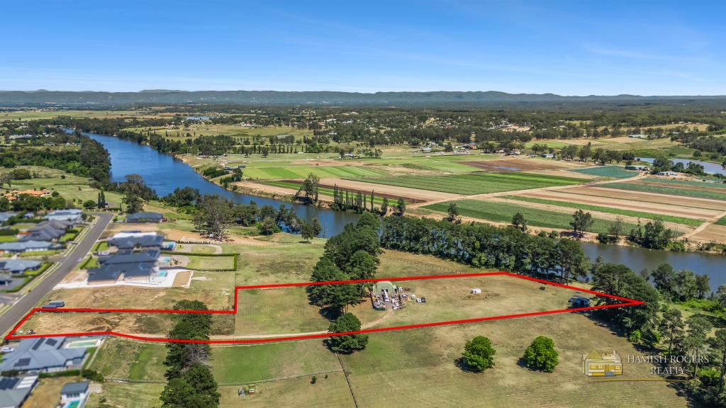 17 CLEARY DR, PITT TOWN, NSW 2756