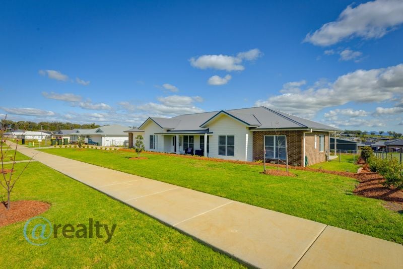 15 Potts Pde, Moore Creek, NSW 2340