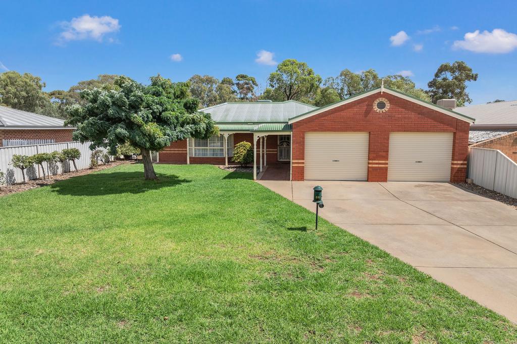 38 LAWSON DR, MOAMA, NSW 2731