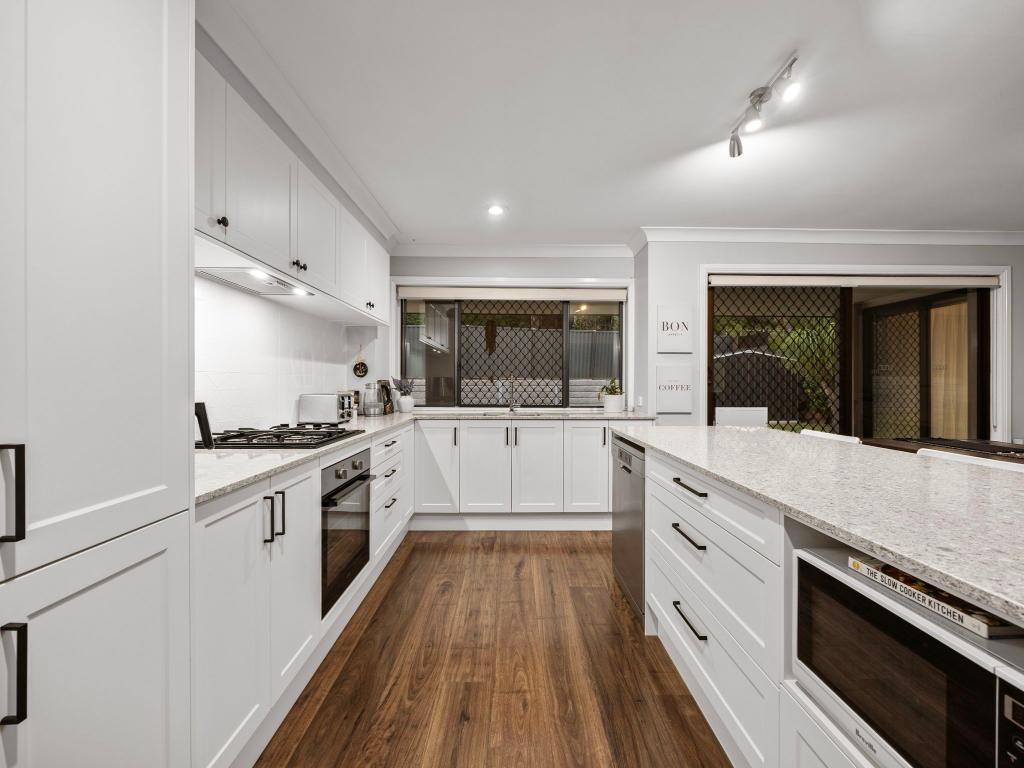10 O'MALLEY ST, BUNDAMBA, QLD 4304