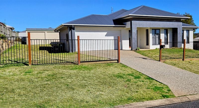 5 Vicky Ave, Crows Nest, QLD 4355