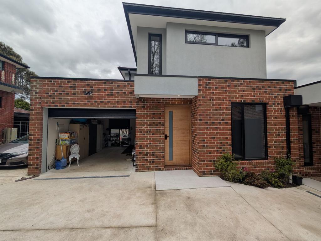 2/7 Dakara Cl, Meadow Heights, VIC 3048