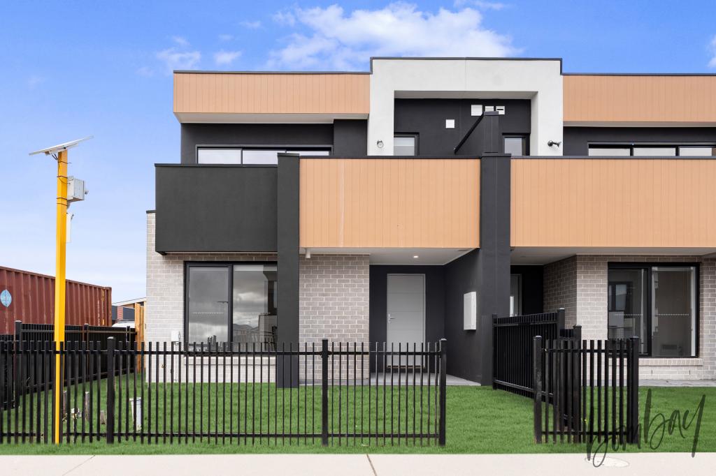 3 EDGAR WALK, MICKLEHAM, VIC 3064