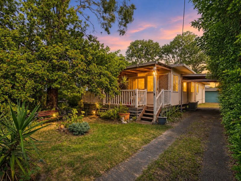 8 Lalroy St, Beachmere, QLD 4510