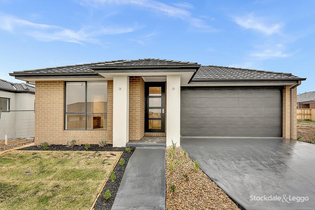 66 Fewster Cct, Mickleham, VIC 3064
