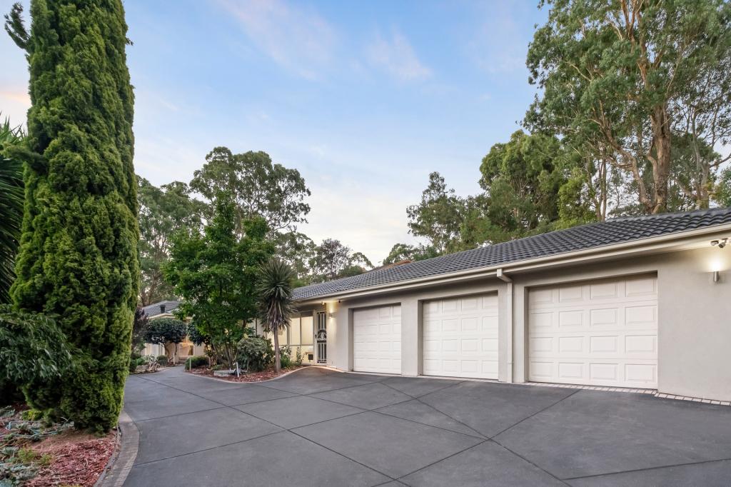 1 Raymond Elliot Ct, Park Orchards, VIC 3114