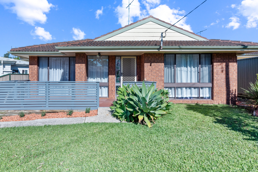 17 Gymea Cres, Mannering Park, NSW 2259