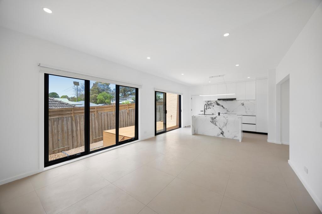 2/17 Glen Dhu Rd, Kilsyth, VIC 3137