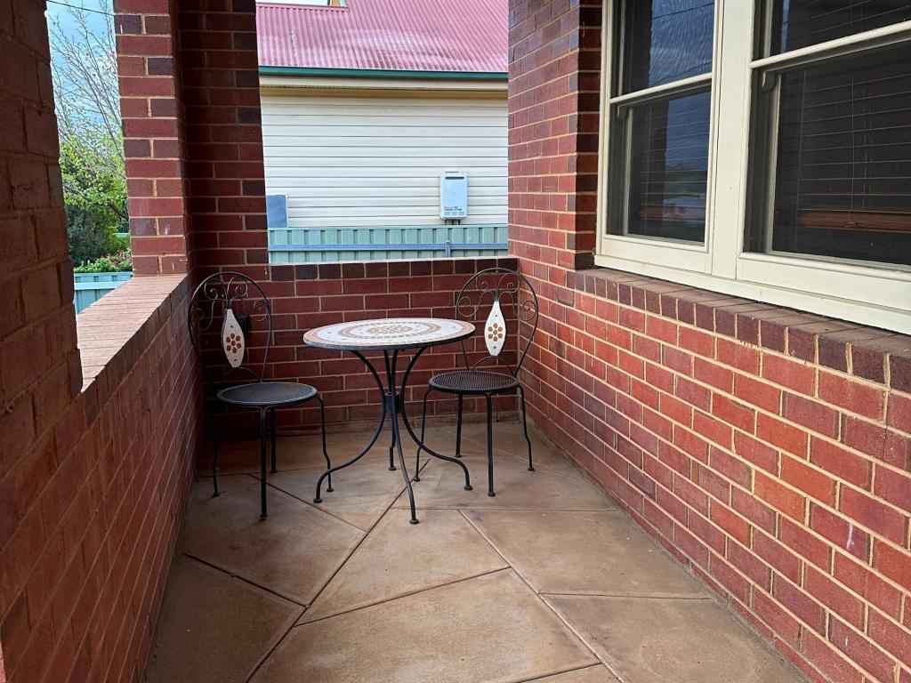 1/63 BOURKE ST, TURVEY PARK, NSW 2650