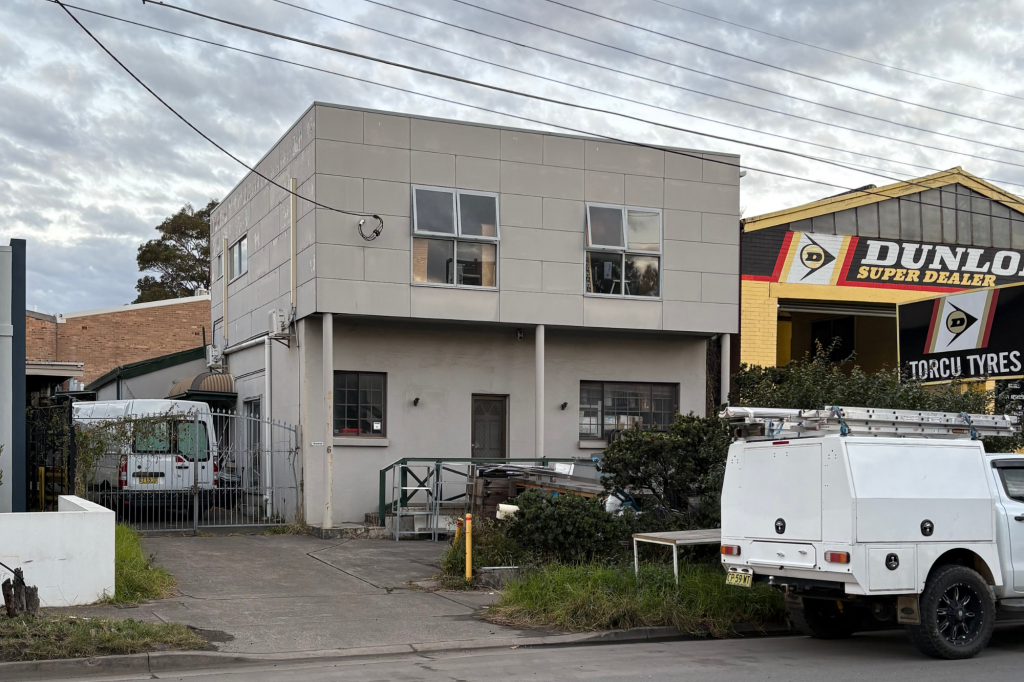 6 Norfolk Rd, Greenacre, NSW 2190