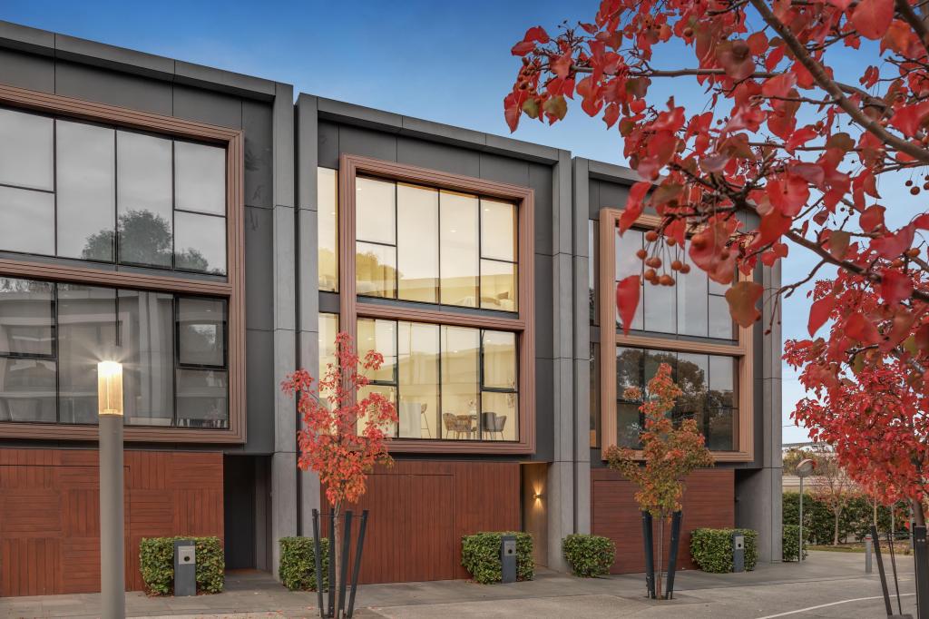 4 Periwinkle Pl, Armadale, VIC 3143