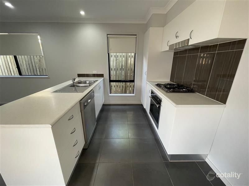17 Bushlark Dr, Moranbah, QLD 4744