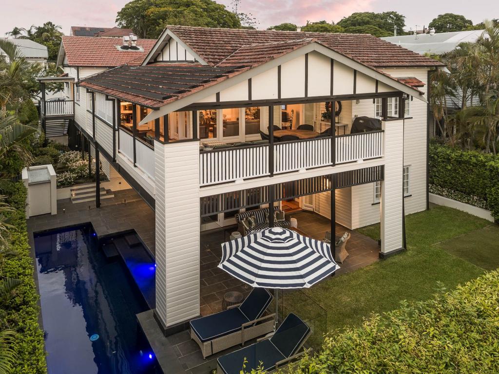 22 Sefton Ave, Clayfield, QLD 4011