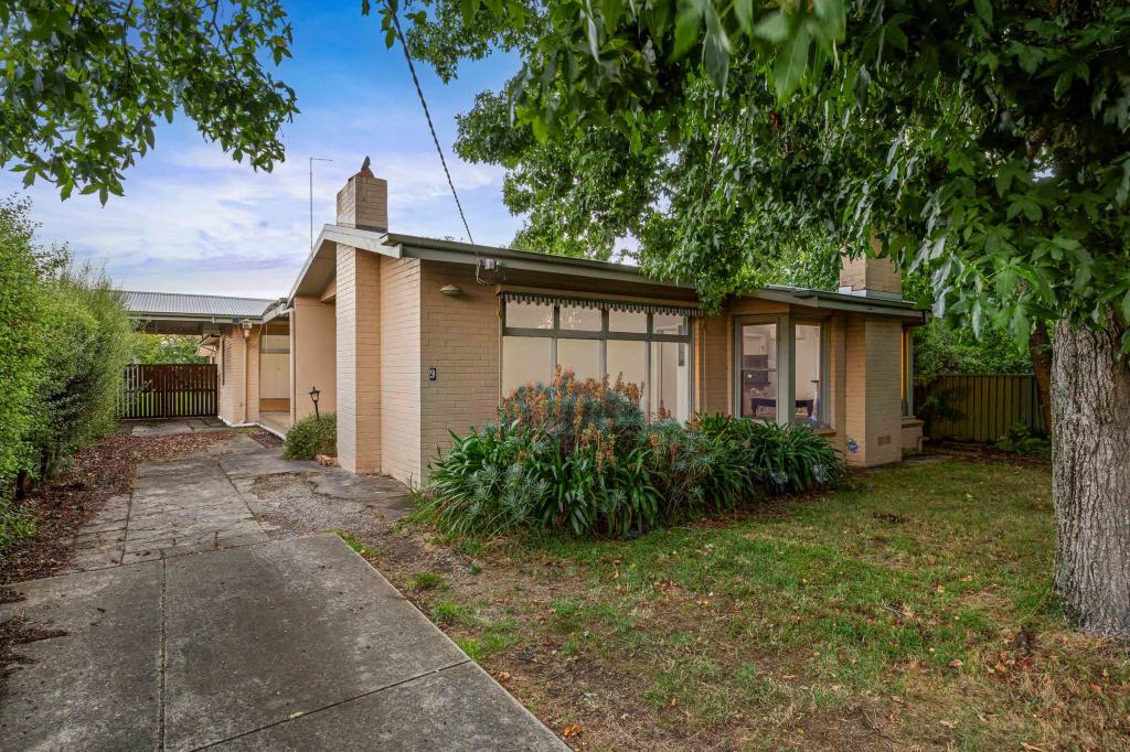 9 Beaufort Ave, Alfredton, VIC 3350