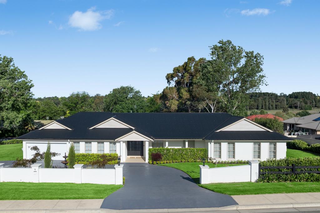 1 Yackerboon Pl, Orange, NSW 2800