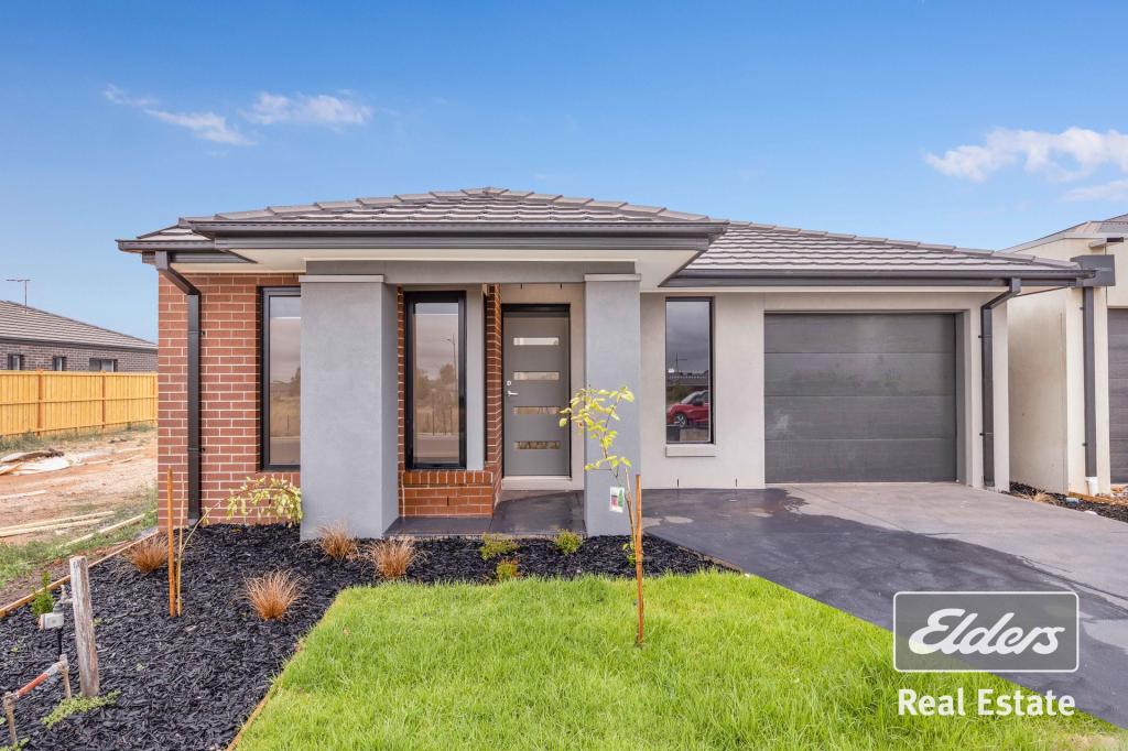 21 CRANBERRY CRESCENT CRES, THORNHILL PARK, VIC 3335
