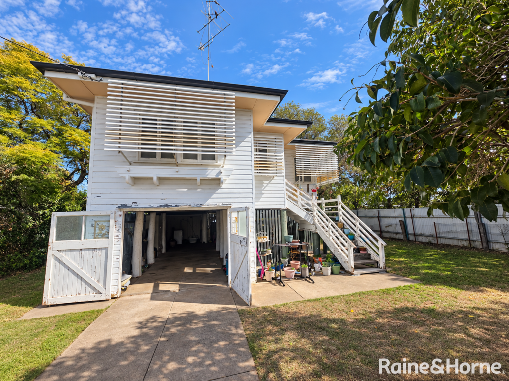 10 Burns St, Texas, QLD 4385