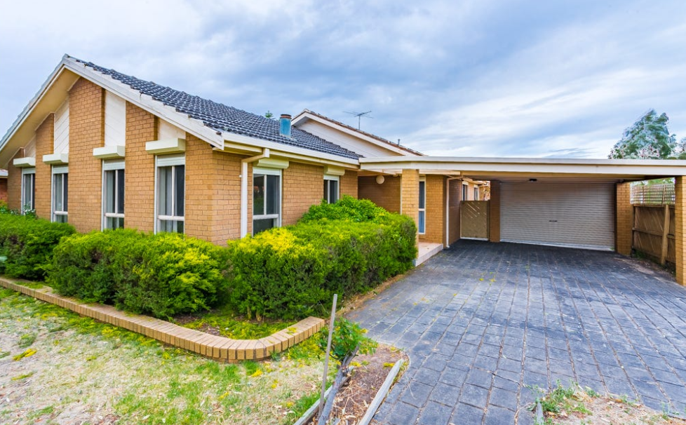 2 Parmelia Dr, Taylors Lakes, VIC 3038