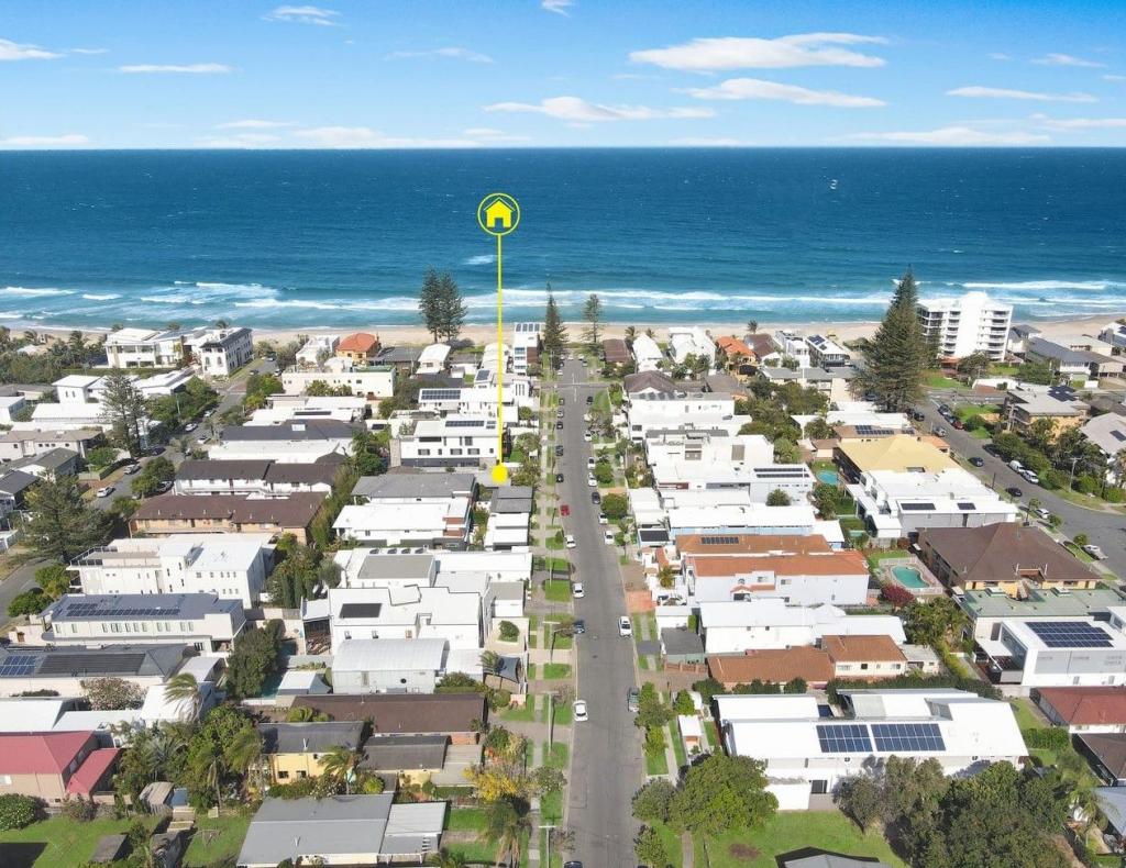 2/17 Arthur St, Mermaid Beach, QLD 4218