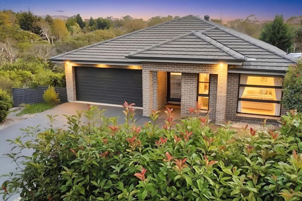 21 SANDBOX RD, WENTWORTH FALLS, NSW 2782