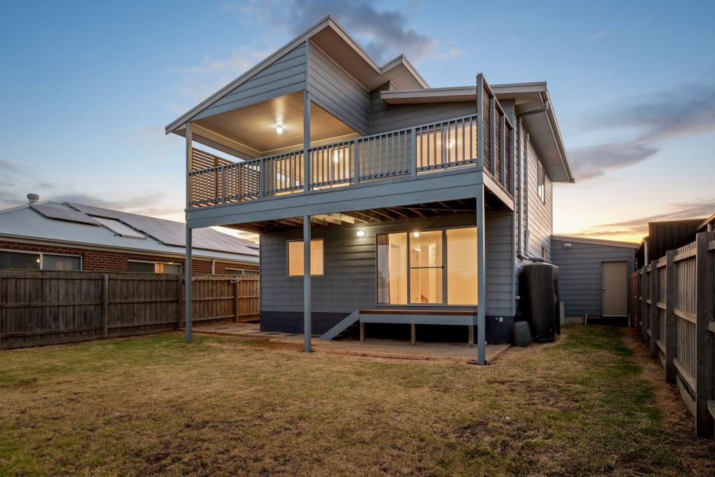 15 Waterford Dr, Cowes, VIC 3922