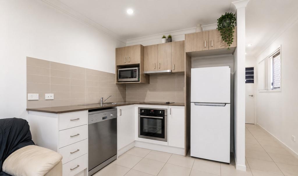 2/96 Surround St, Dakabin, QLD 4503