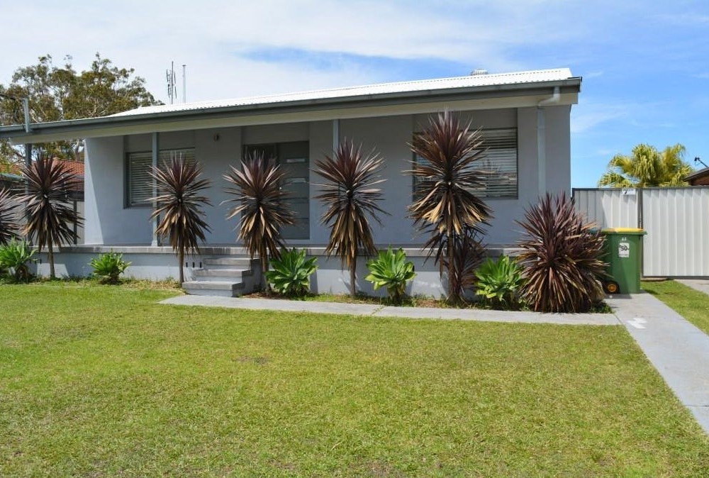 77 Taronga Ave, San Remo, NSW 2262