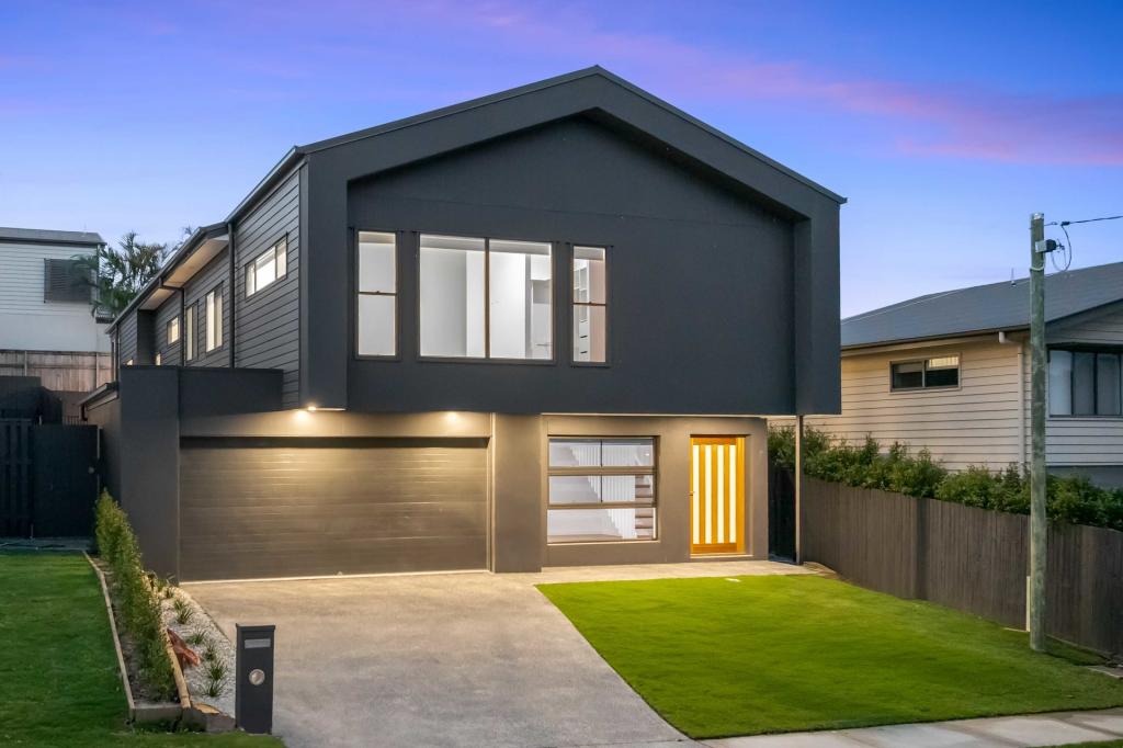 5a Chirn Cres, Labrador, QLD 4215