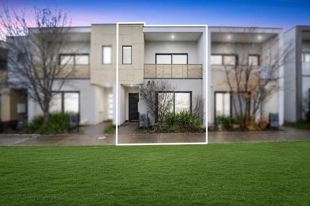 11 BOHR WALK, FRASER RISE, VIC 3336