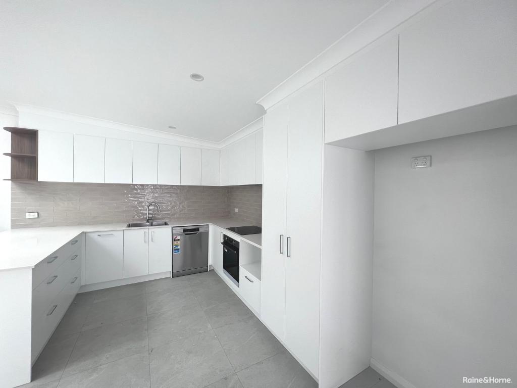 24 Chief St, Belmont North, NSW 2280