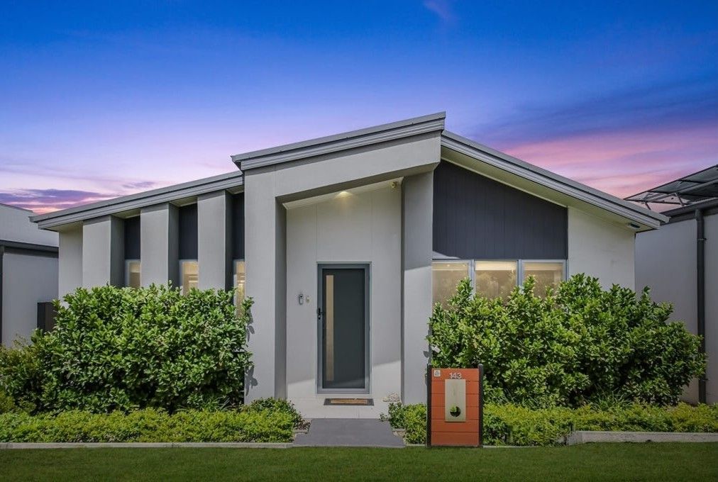 143 Liz Kernohan Dr, Elderslie, NSW 2570