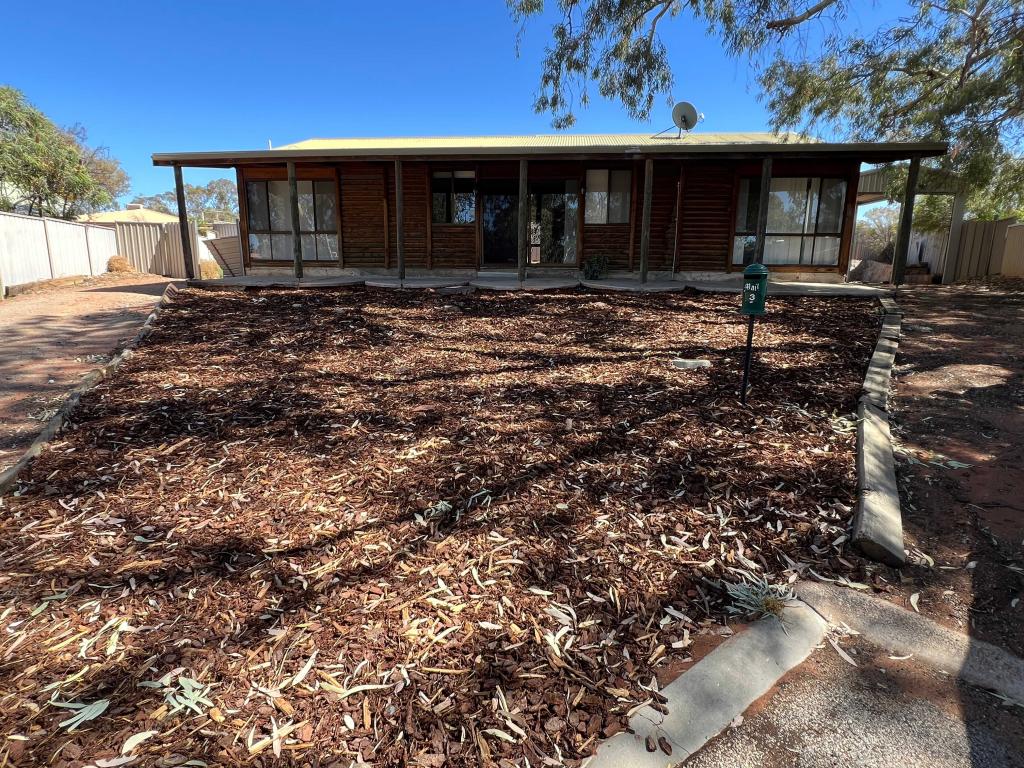 3 Rowe Ct, Roxby Downs, SA 5725