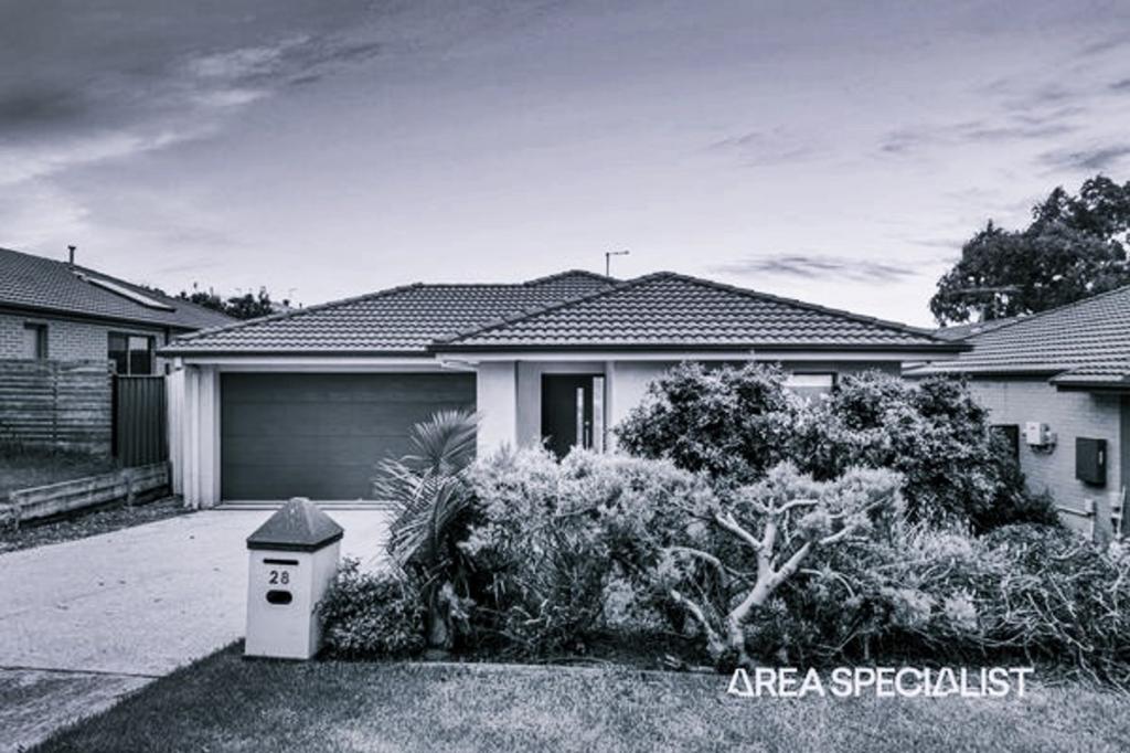 28 Bonneville Pde, Pakenham, VIC 3810