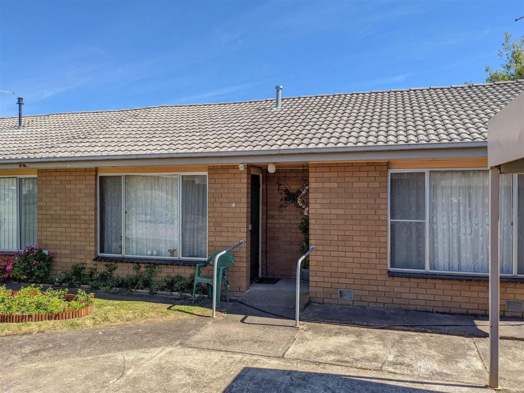 4/31 Beverin St, Sebastopol, VIC 3356