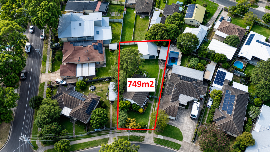 3 Labuan Rd, Holsworthy, NSW 2173