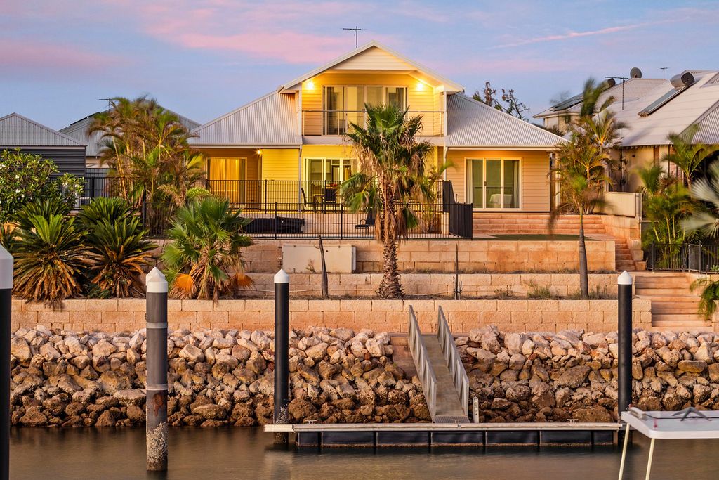 10 Kestrel Pl, Exmouth, WA 6707