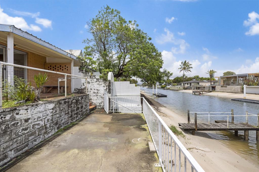 2/19 Pearl Key, Broadbeach Waters, QLD 4218