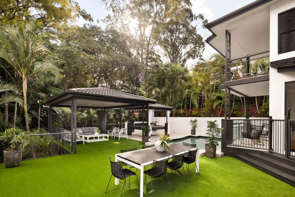 86 Gracemere St, Newmarket, QLD 4051