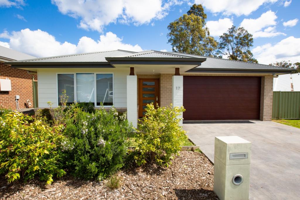 17 Moresby St, Nowra, NSW 2541