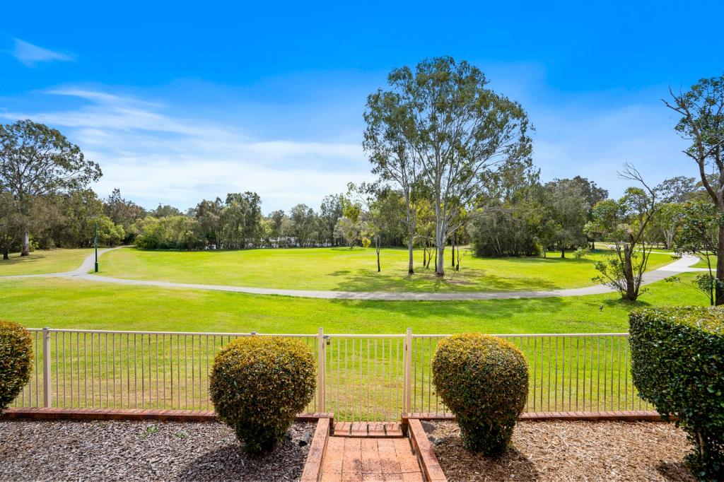 5 TUSSOCK CRES, ELANORA, QLD 4221