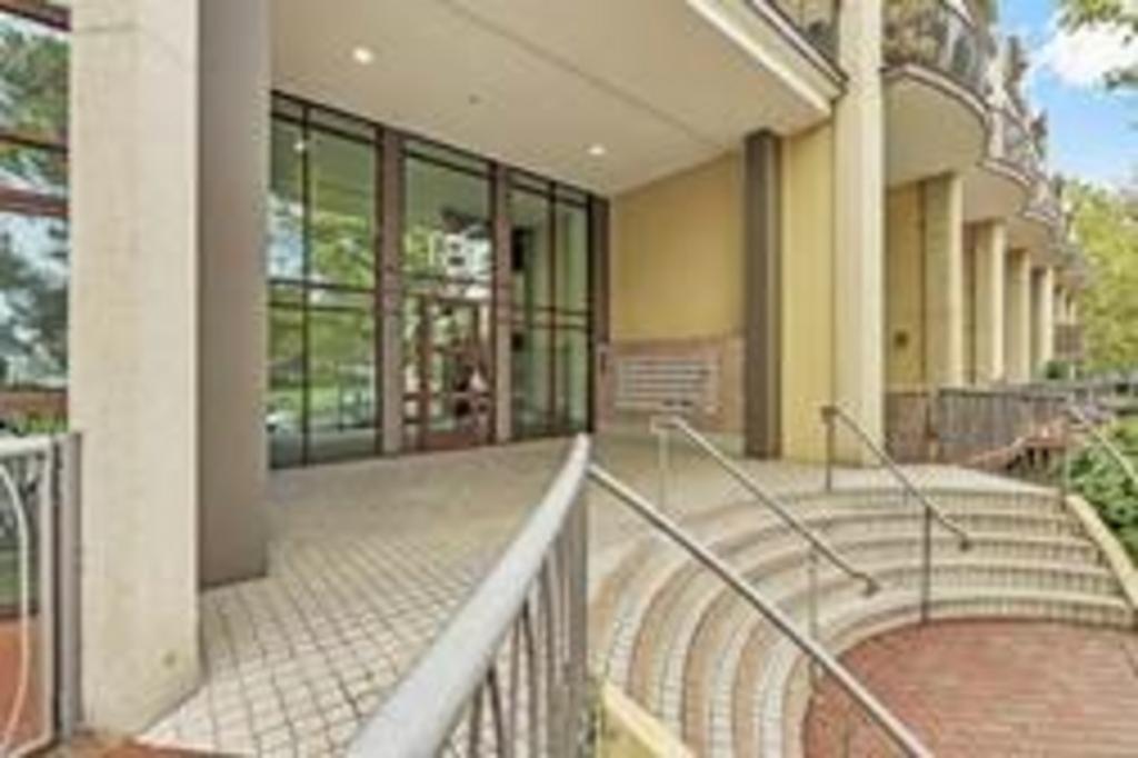 51/18 CAPTAIN COOK CRES, GRIFFITH, ACT 2603