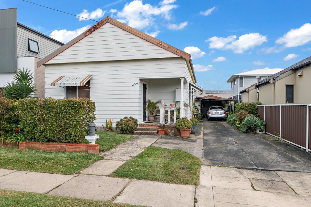 254 Lawson St, Hamilton South, NSW 2303