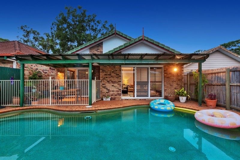 20 Banksia Cct, Forest Lake, QLD 4078