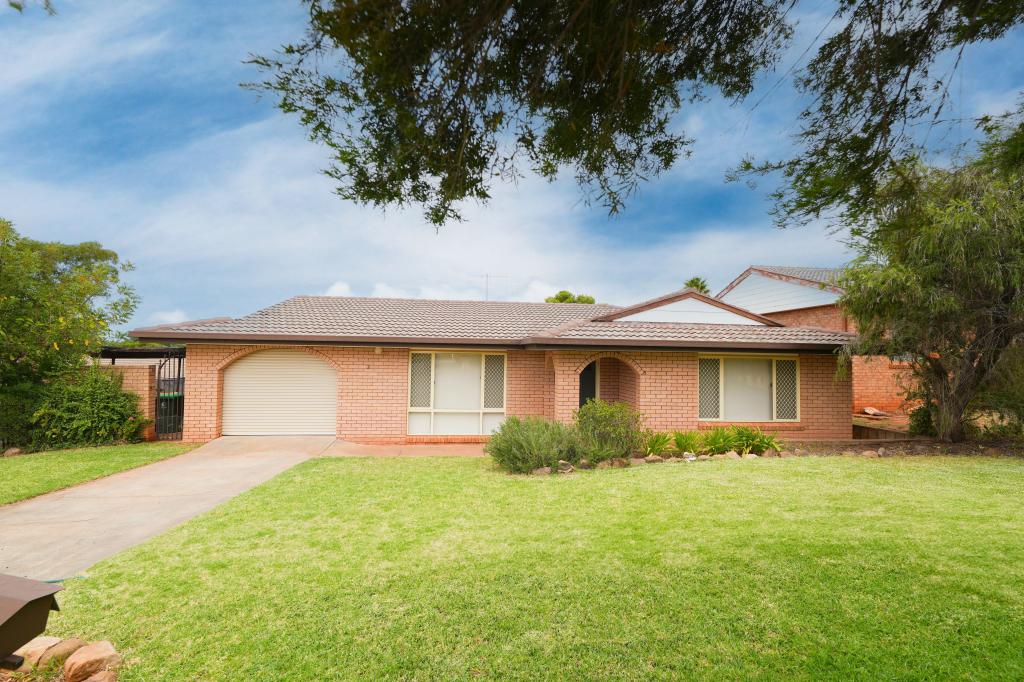 3 Hillcrest Ave, Parkes, NSW 2870