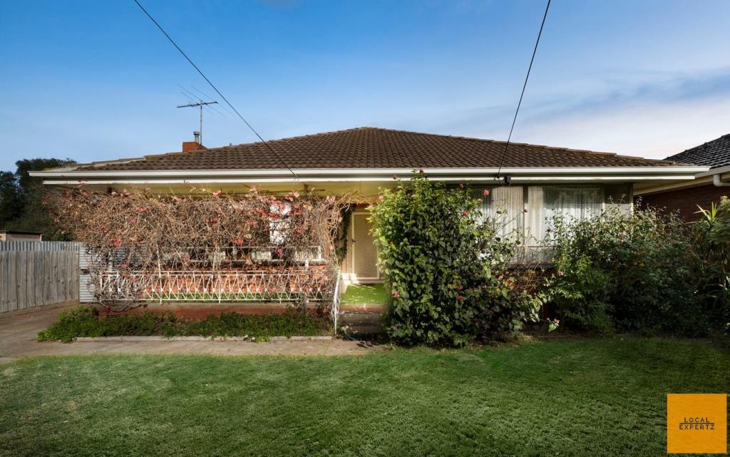 19 First Ave, Melton South, VIC 3338