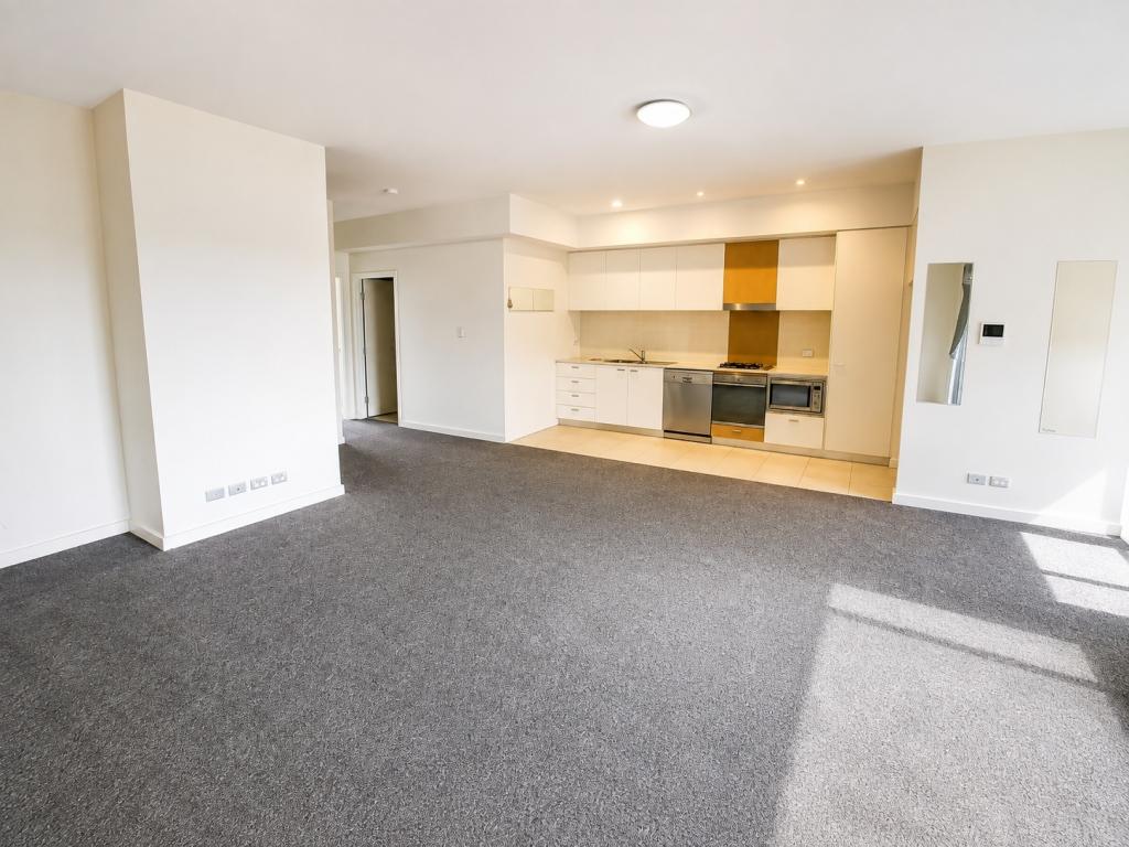 76 Anzac Pde, Kensington, NSW 2033