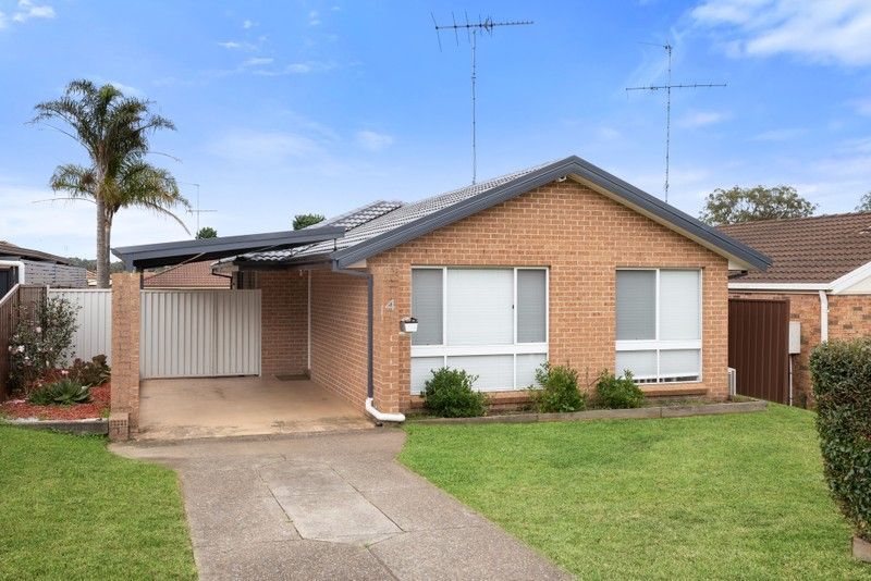 4 Moncrieff Cl, St Helens Park, NSW 2560