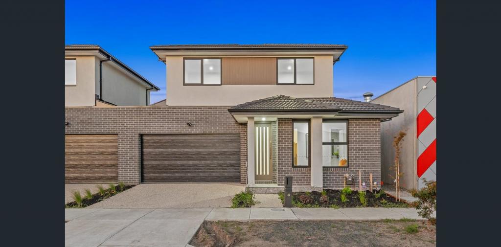 11 SOPHIA ST, OFFICER, VIC 3809