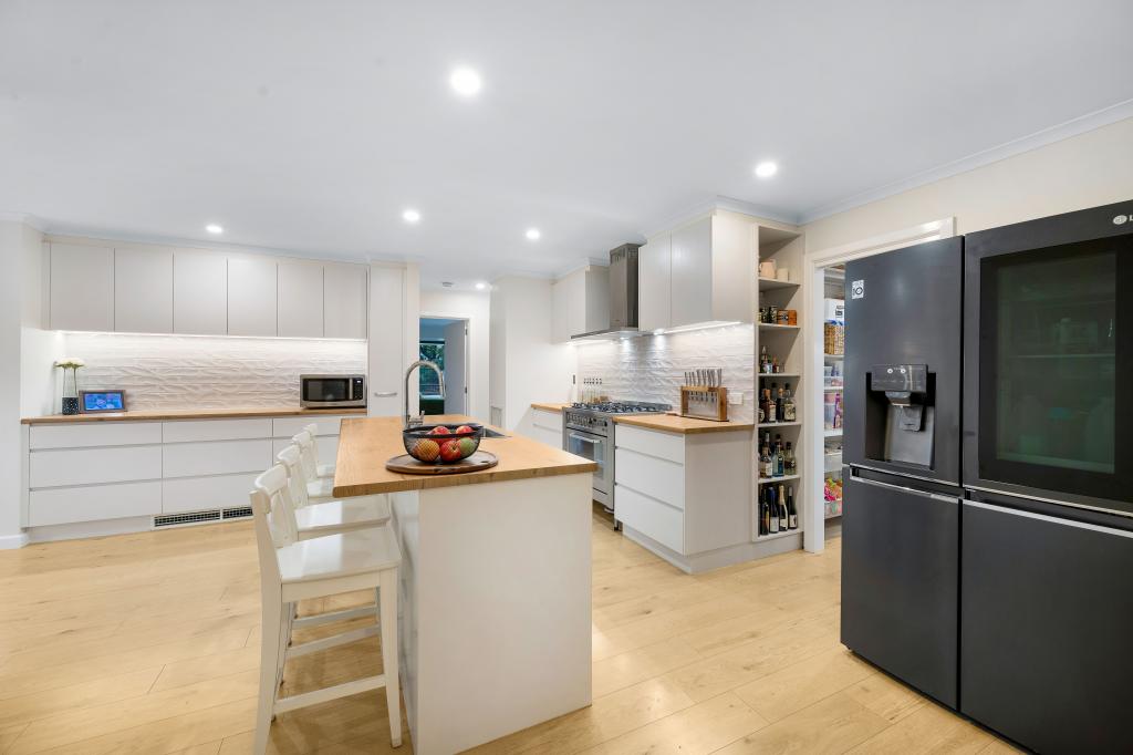 2 Clovelly Ave, Rosebud, VIC 3939